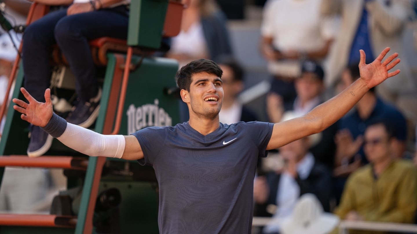 Carlos Alcaraz triomphe à Roland Garros et marque l histoire du tennis