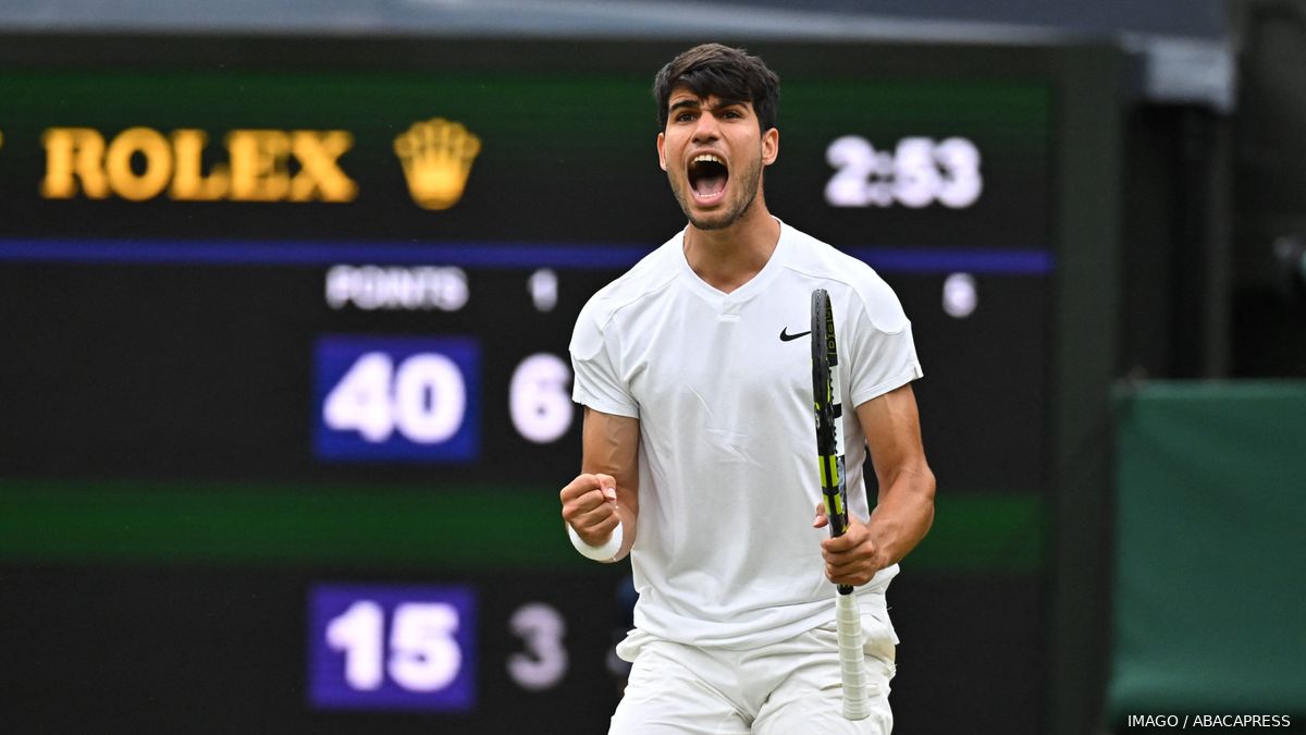 Carlos Alcaraz affrontera Daniil Medvedev en demifinale de Wimbledon 2024